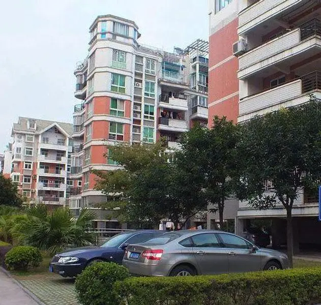 金山碧水三期春晓苑小区图片6