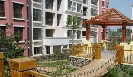 海天四季花城-莱山区初家新苑路与桐林路交汇处西南角