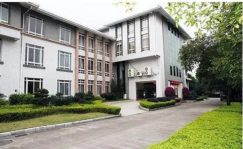 南溪小居-象山区龙船坪象山区中山南路平桂饭店与南溪山小学之间