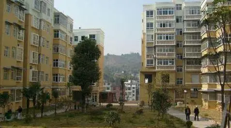 碧云天-安源区安源建设西路旁边(九中对面)