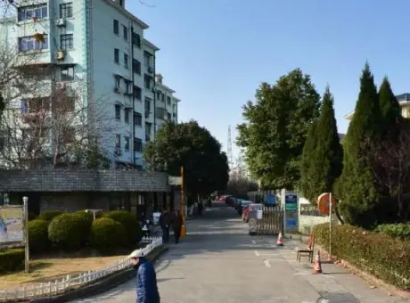 金杨四街坊2011弄-浦东新区金杨灵山路路2011号