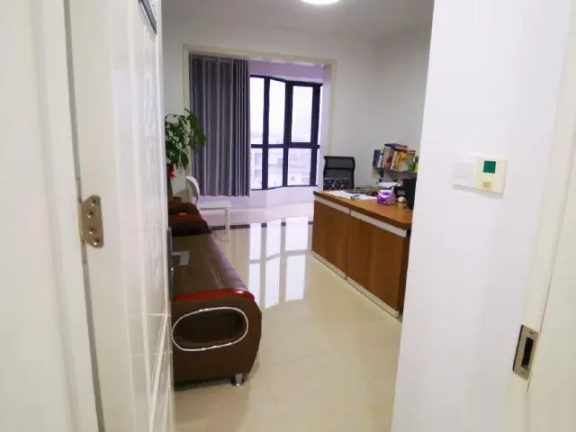 万家灯火14号楼801转租房，家具可留下算钱