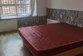 出租枫林国际2室2厅简单装修，铺的地板革有床沙发。4