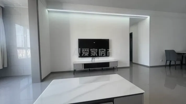 果园小xiao旁边精装三室，全新家具家电领包入住急租