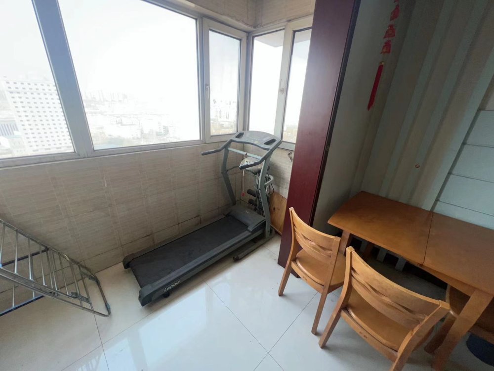 贻港城,津塘公路 电梯房包物业两居室 价格可谈 精装修随时看房9