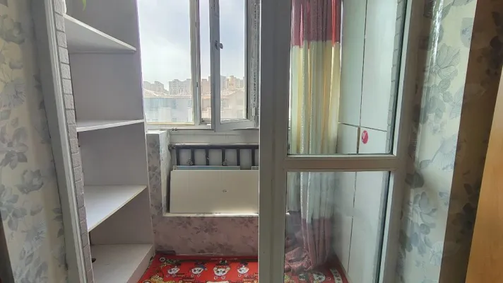 实验学校香榭雅居六楼 一室一厅可做两室 带空调 带露台