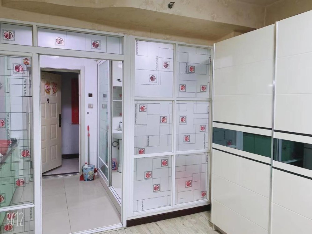 800一个月铁西华景名筑，电梯，床电视热水器衣柜空调-华景名筑租房