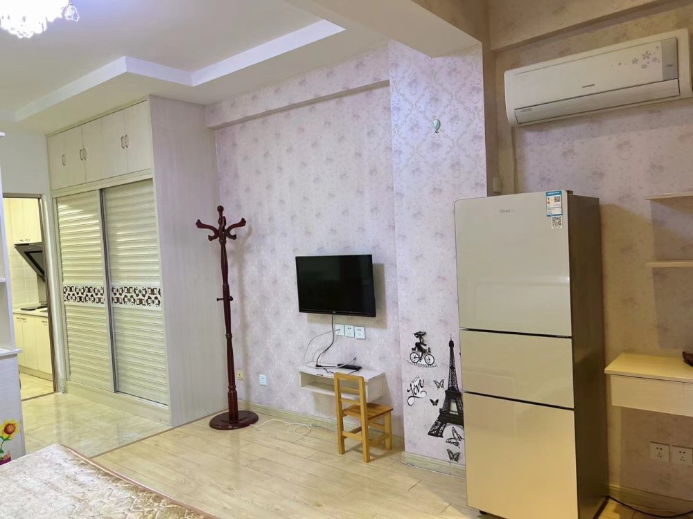 丹桂公寓精装1室1厅，卫生干净，可押一付一-力和裕景租房