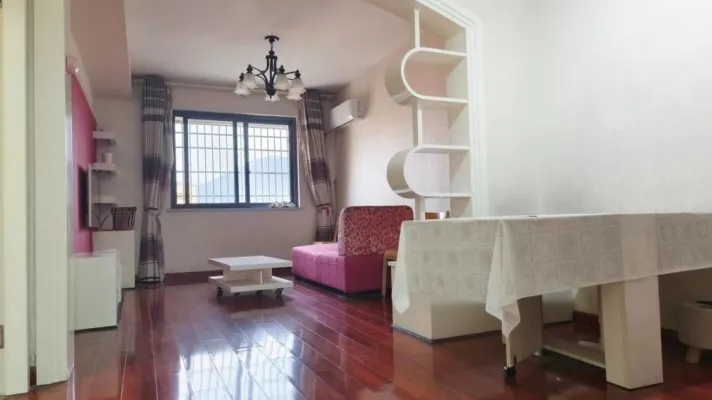 大上海小区精装修两室一厅，户型方正，采光好，家电齐全拎包入住