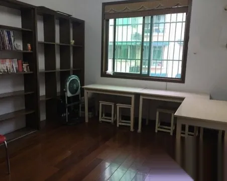 黄山茶城3室2厅1卫朝南精装