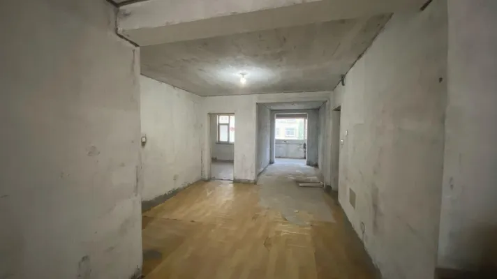 鸿龙小区2室2厅1卫