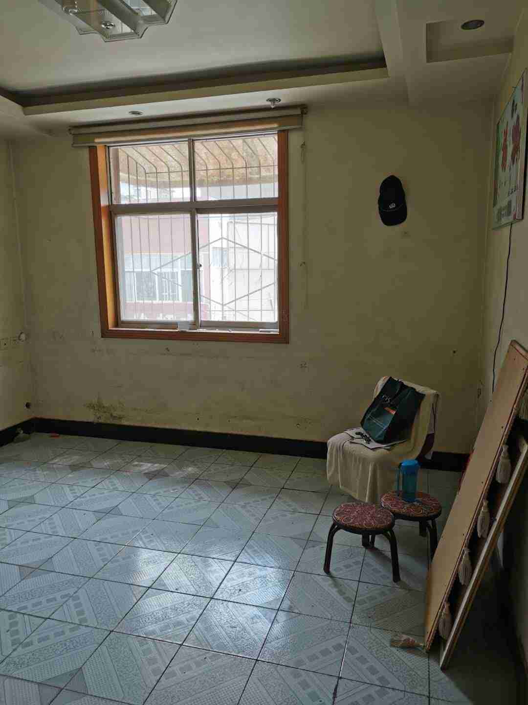 牧南小区,牧南小区2室精装南北通透，双阳台11