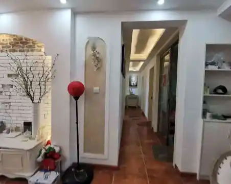 天瑞名城3室1厅1卫朝北豪装