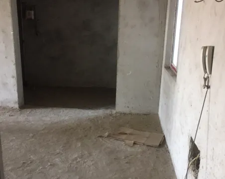 南城花园3室2厅2卫毛坯