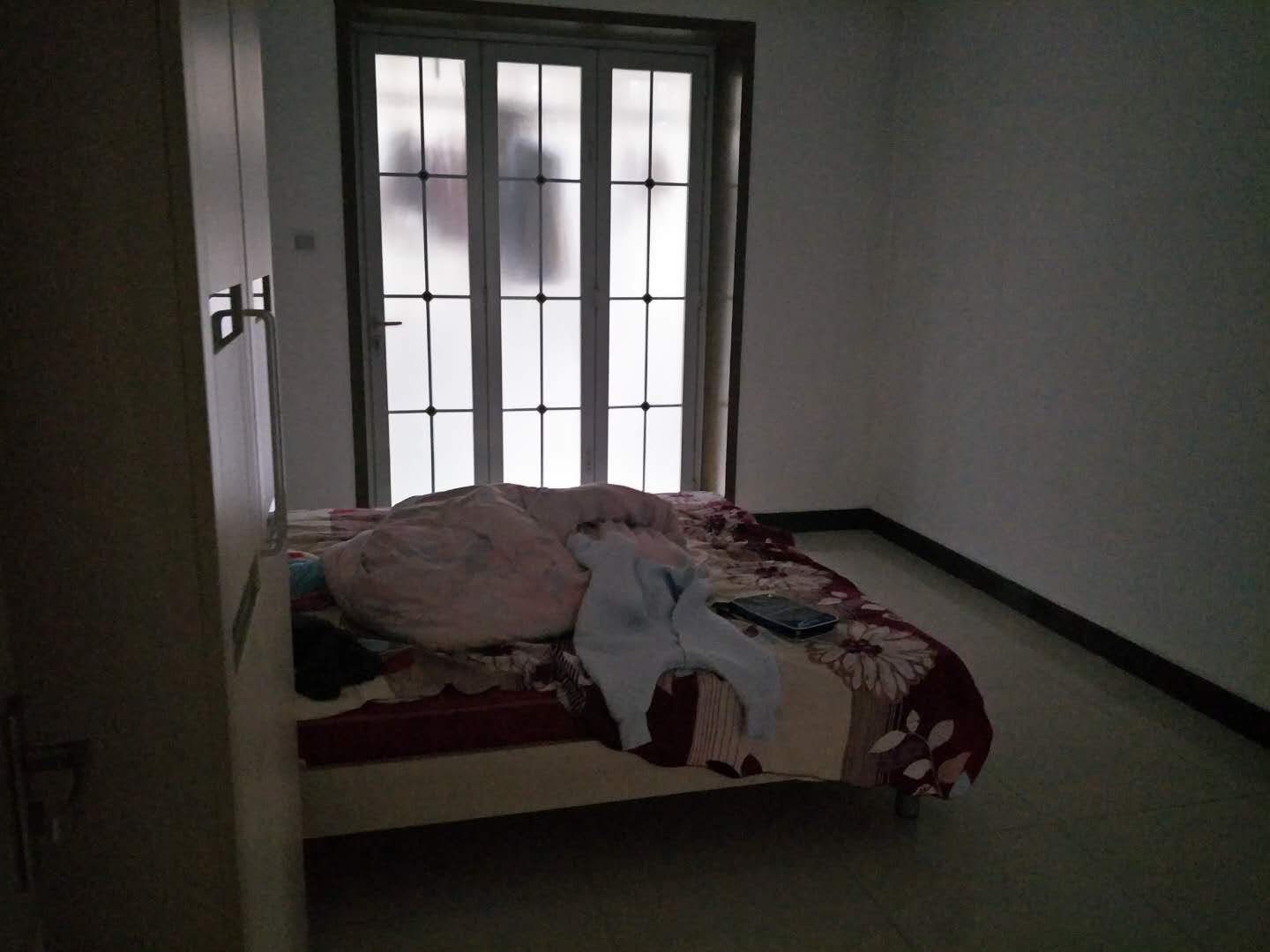 莲池区军校广场精装4室2厅2卫二手房出售2