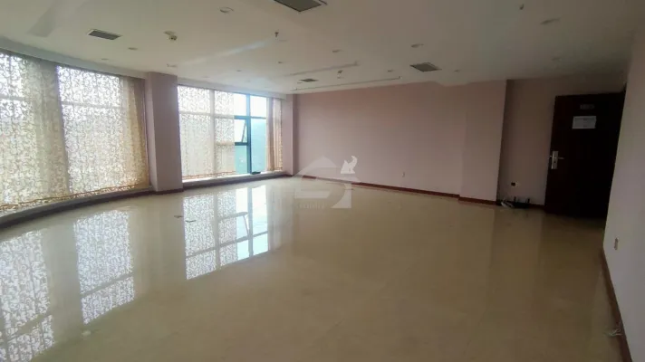 毛坯纯正写字楼,想置换呢。