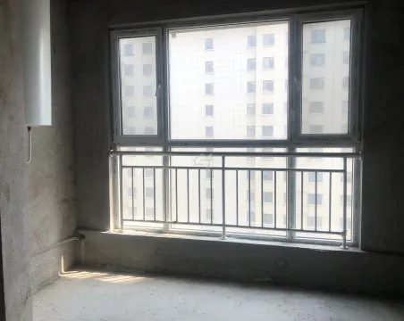 龙港新城3室2厅1卫朝南毛坯