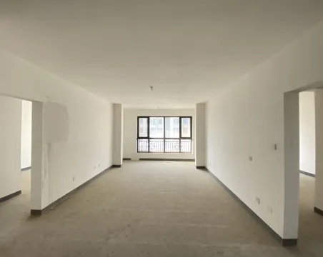 群贤道九号4室2厅3卫朝南北毛坯