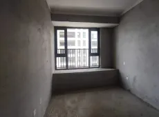 开发区|绿城诚园二期3室2厅2卫出售