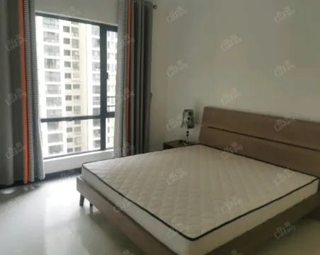 美的林城时代4室2厅2卫朝南精装