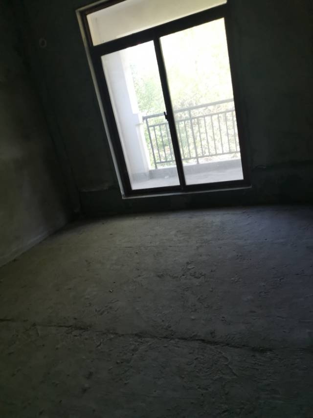 新景苑纯板房，户型7室3厅4卫0阳台急售！-新景苑二手房价