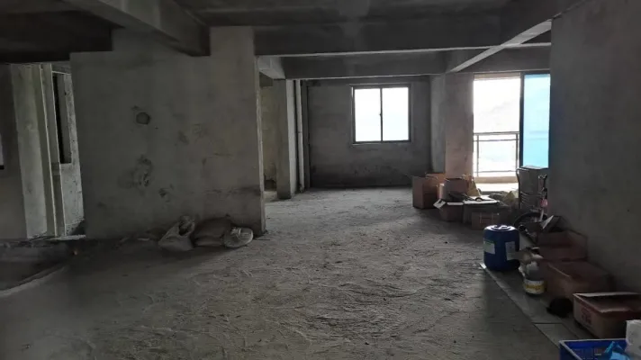 潮庭华府二期中层毛坯实用三房 南北对流 证在手可配合按揭