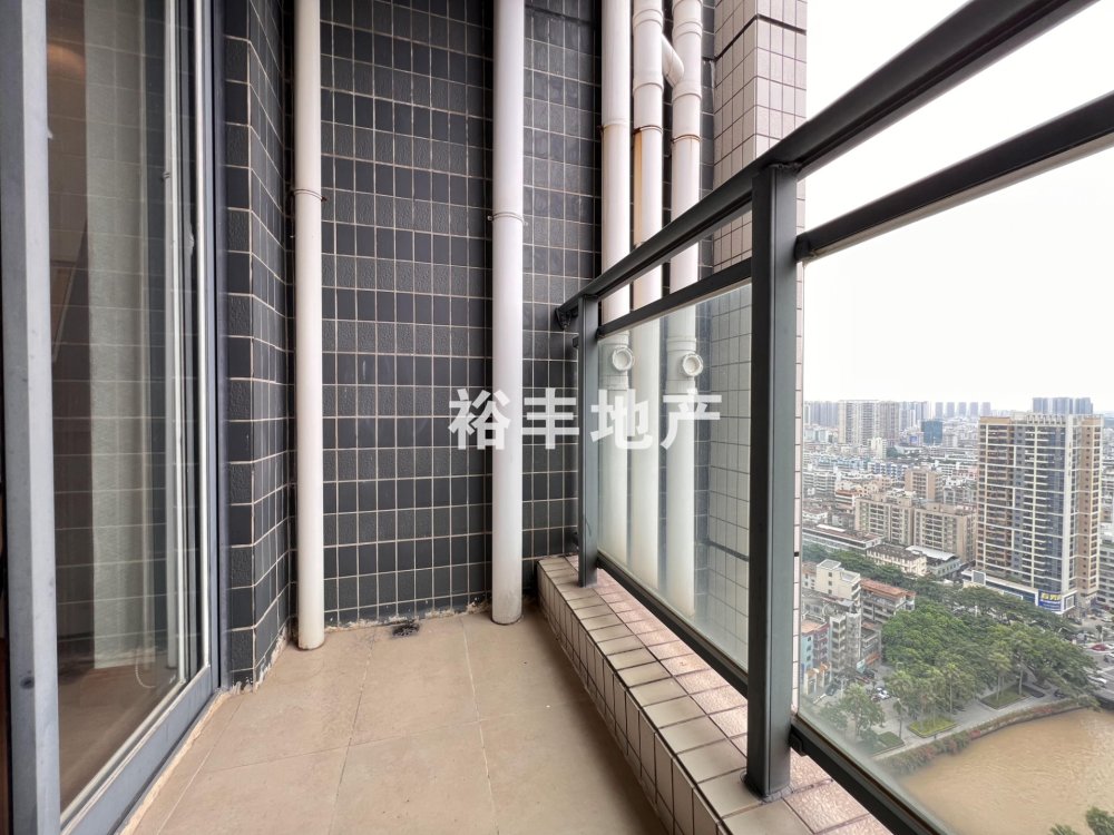 华德力雍景城,急售 雍景城 精装修 东南向 4个阳台158平方 125万13