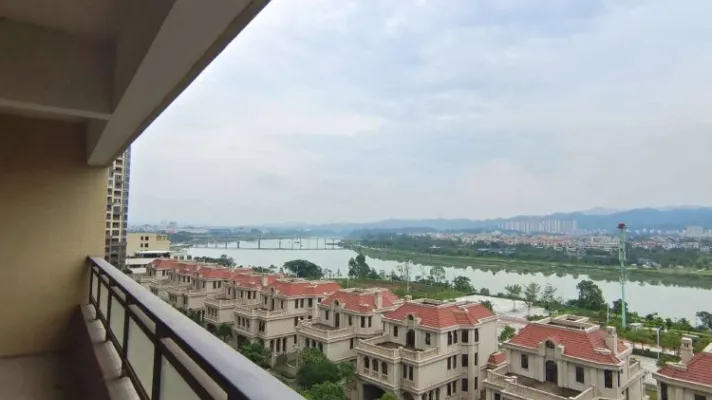 泰和龙岸 江景4房178平方，亏本卖152万，东江湾 上深河