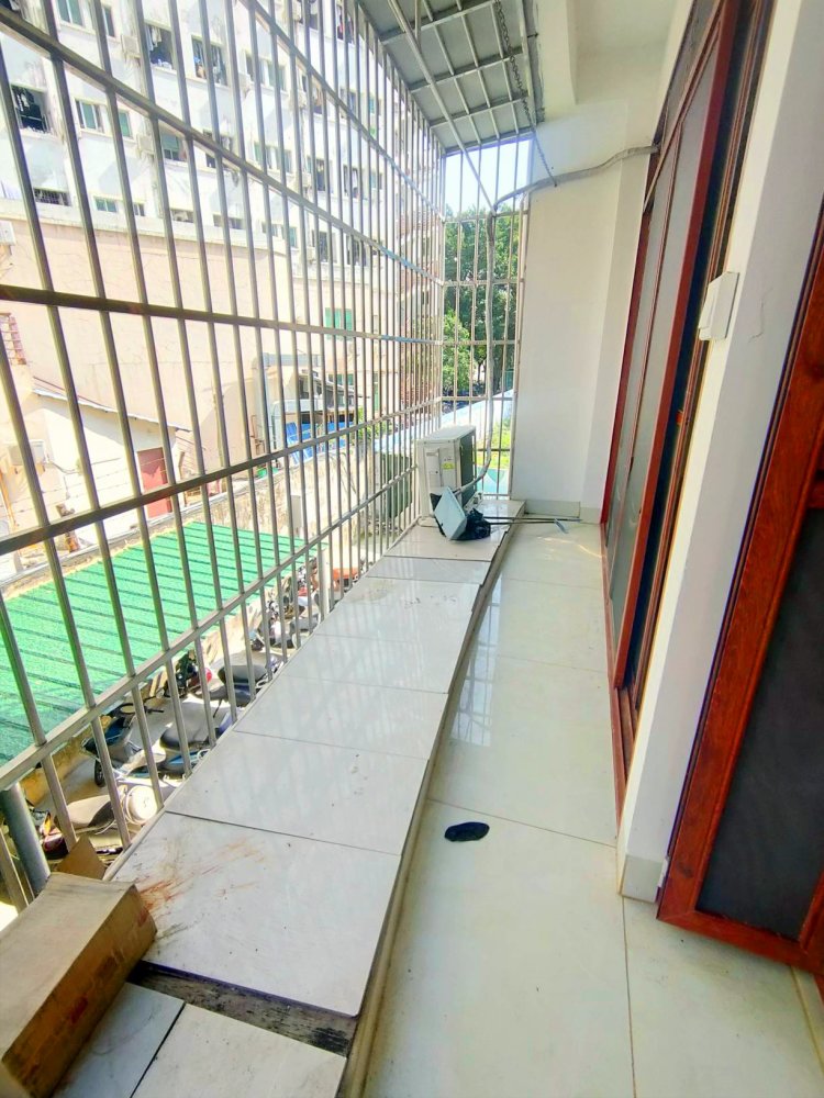 鸿禾公寓,龙昆南海师对面是2010年小区，女白领精致两房两厅带阳台7