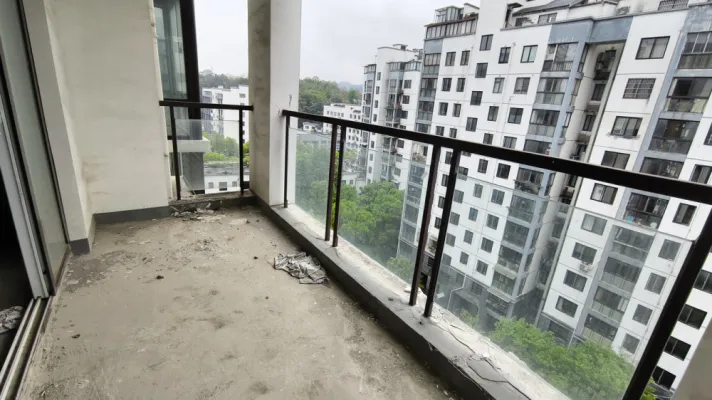 喜欢大三房的来 上海花园二期前后双阳台 电梯好楼层视野采光好