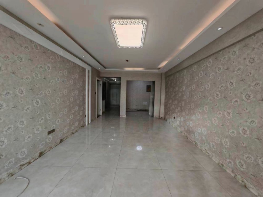 新疆经济报社家属院,五星路经济报社兵二前门电梯房龄新99平两室精装2