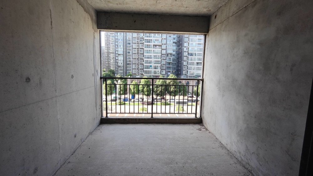 中青国际社区,江边（低总价）小高层（满二）3室（光线好）按揭（视野好）2