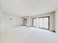 中铁逸都国际F区3室2厅2卫出售