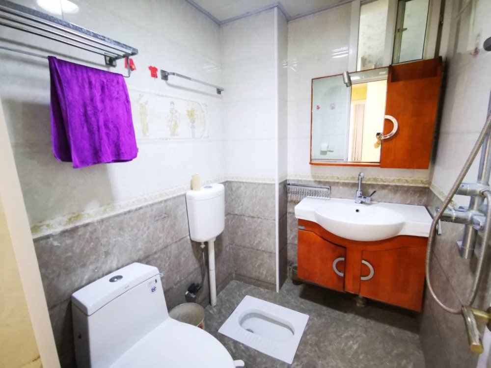 锦华十年城,城北中医院 锦华十年城 大户型 带双阳台 住家精装   即住8