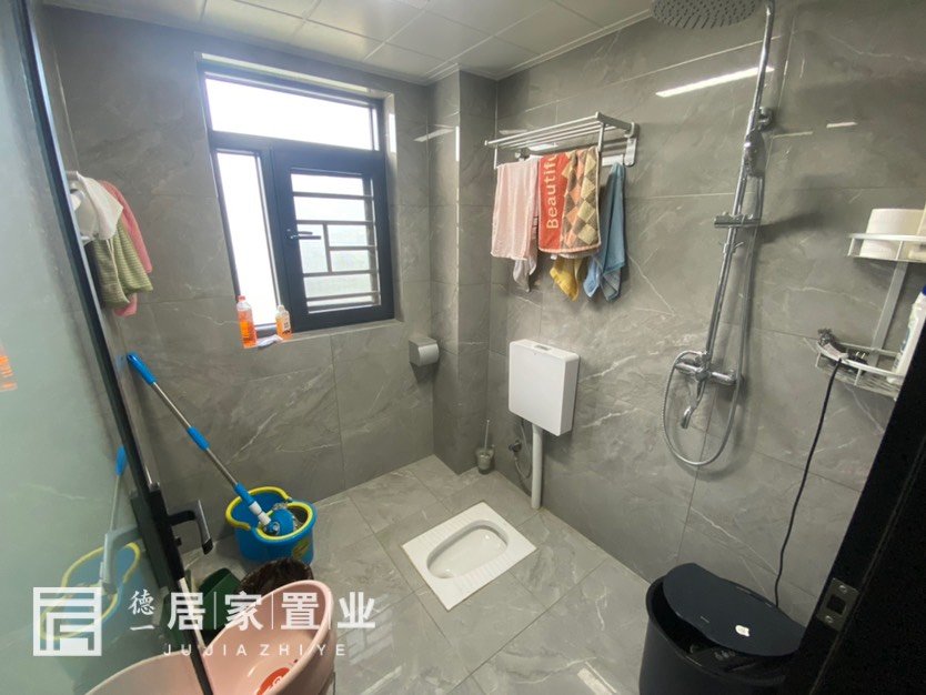 中南世纪雅苑,雅苑精装四房 南北通透  家电家具齐全 房东诚心出售7