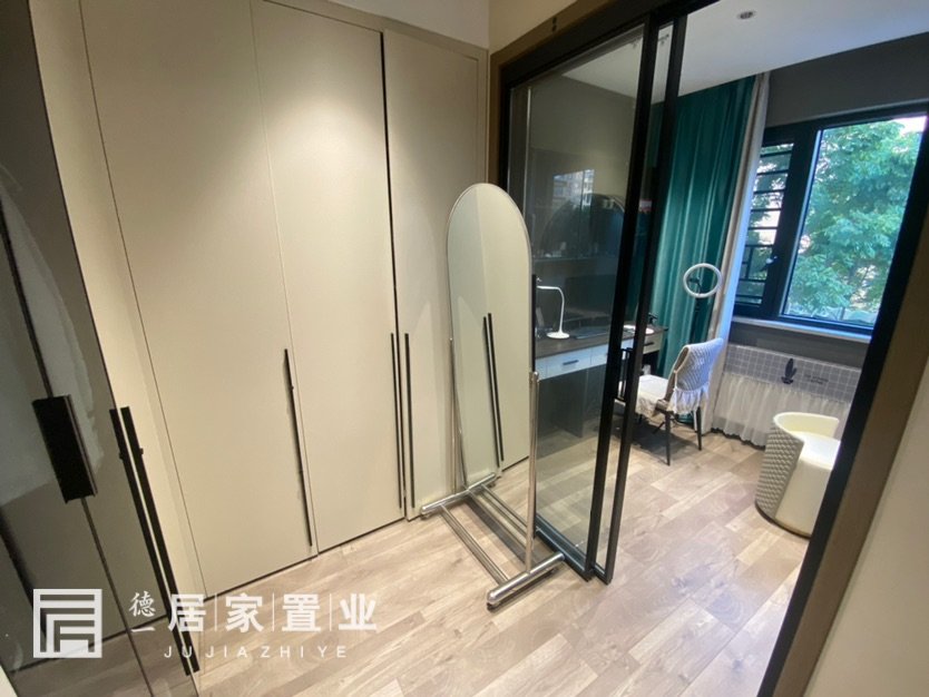中南世纪雅苑,雅苑精装四房 南北通透  家电家具齐全 房东诚心出售6