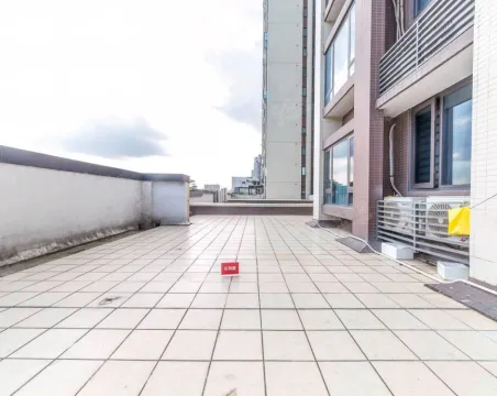 中骏云景府3室2厅2卫朝南精装