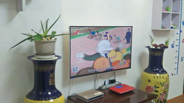 财富广场精装修，家具家电齐全，拎包入住