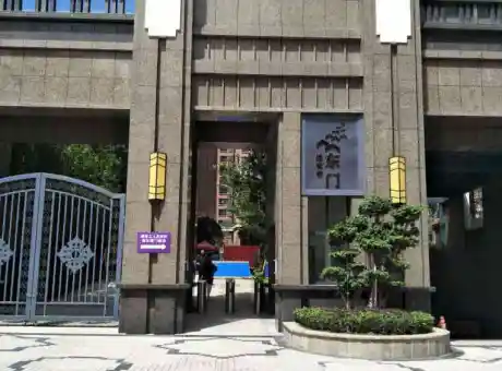 汉安天地-东兴区西万达汉安大道西段888号（烟草物流公司对面）