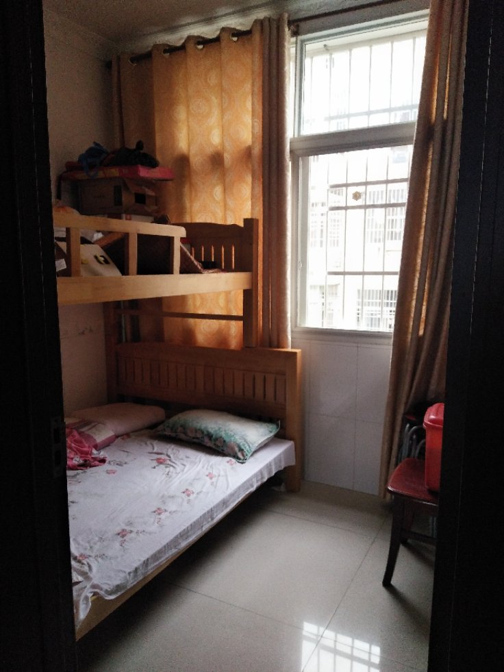 伟业公园路小区,伟业公园小区精装前排，带车库，目前不卖，出租7