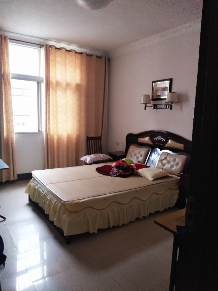 伟业公园路小区,伟业公园小区精装前排，带车库，目前不卖，出租3