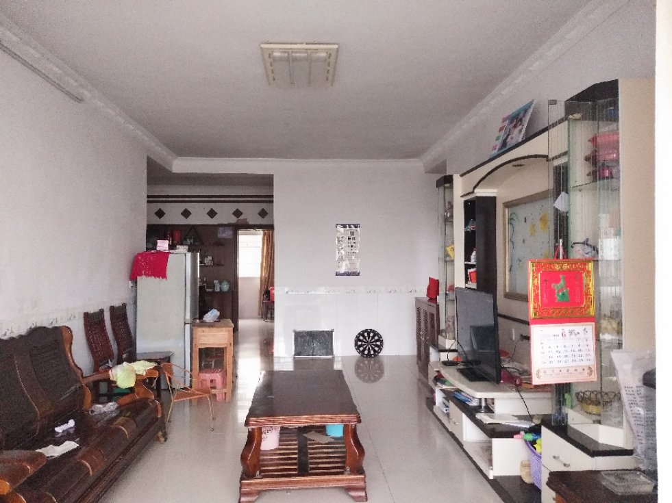 伟业公园路小区,伟业公园小区精装前排，带车库，目前不卖，出租4
