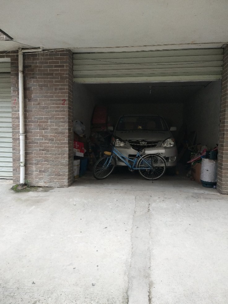 伟业公园路小区,伟业公园小区精装前排，带车库，目前不卖，出租1