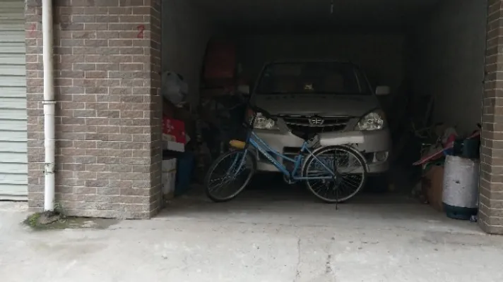伟业公园小区精装前排，带车库，目前不卖，出租