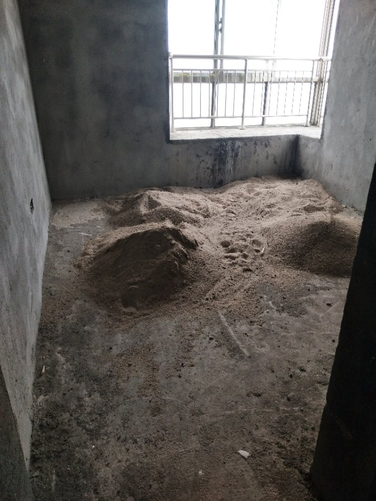 滨江南岸,江景房 各自付税，房主急售滨江南岸精装3室2厅2卫2阳台。5