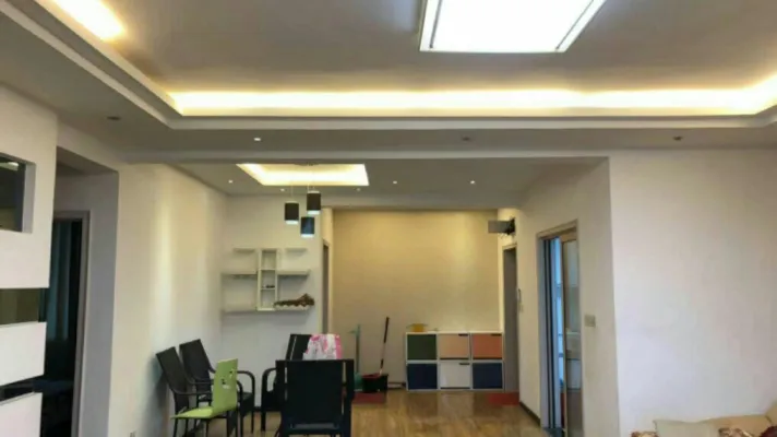 三小博泰花园精装3房家具家电齐全拎包入住