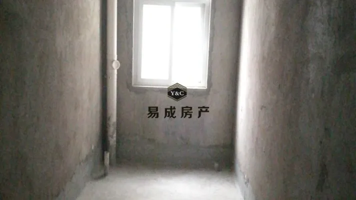 御景华府三室两厅两卫毛坯好房出售