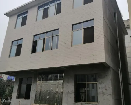新联路7室5厅5卫朝西南毛坯