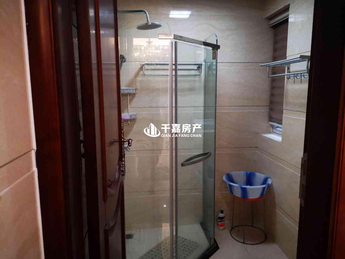 上林西江国际社区,豪华装修3室2厅2卫1阳台，拎包入住，采光空气都很好！3
