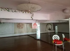 西乡县|东兴花园5室3厅1卫出售